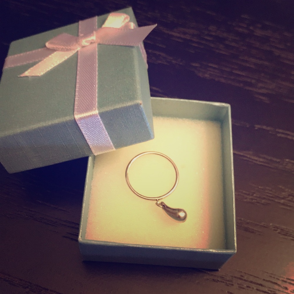 Elsa Peretti teardrop ring